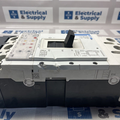 PDG33M0400E3RN EATON PDG3 400 amp 3 pole NEW SURPLUS w FLAW