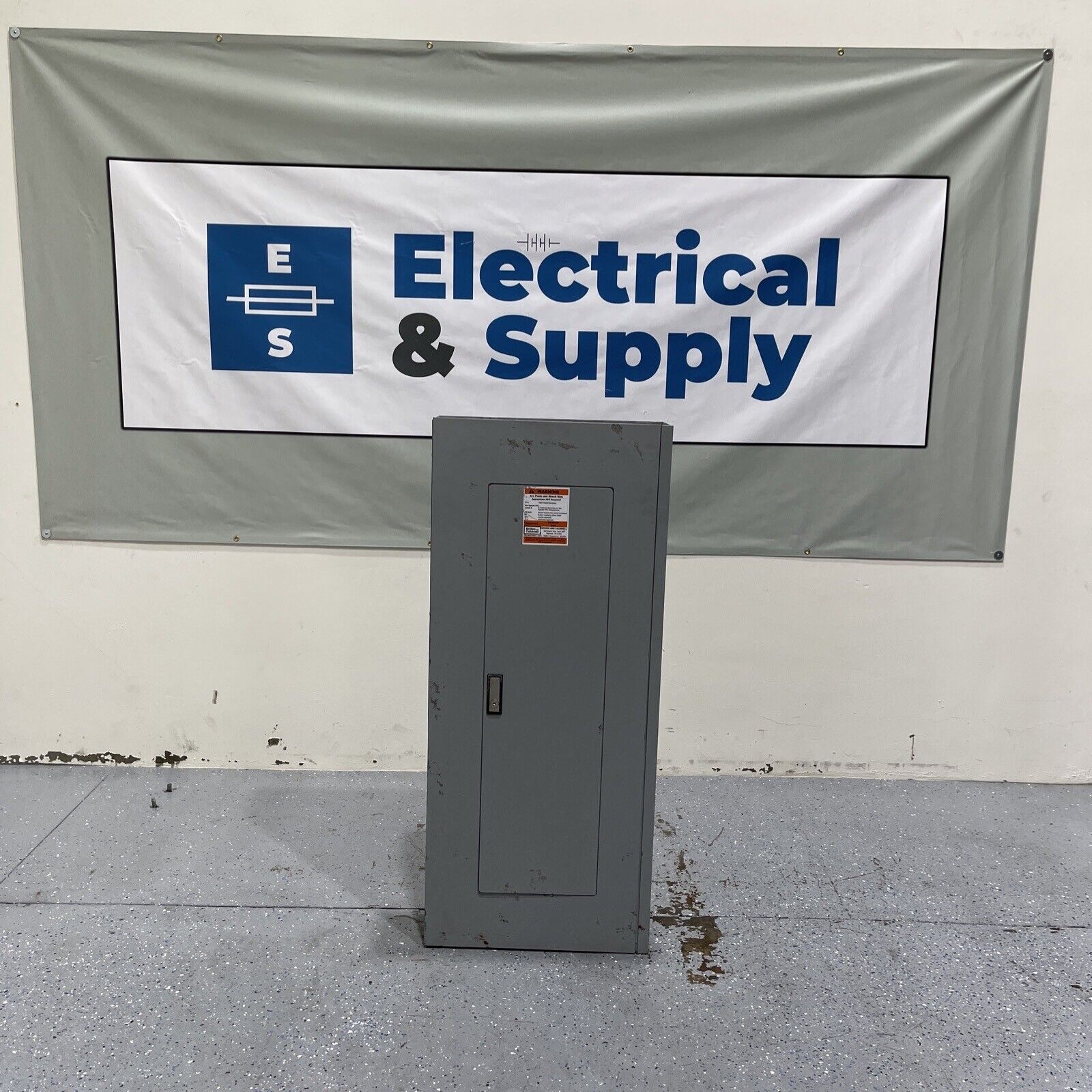 Eaton 100 Amp 120/208 Volts 3PH 4W Main Lug Panel PRL1a w/Brea