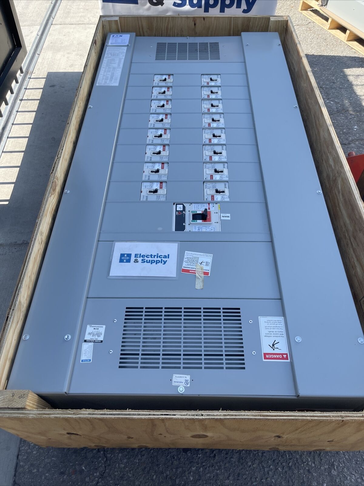 PRL4 Eaton 600 Amp 480Y/277 Volt 3PH 4W PowRLine Panelboar